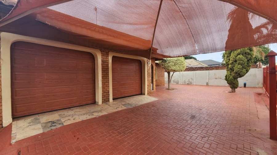 To Let 3 Bedroom Property for Rent in Flora Park Northern Cape